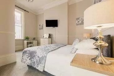 ペンション The Maynard