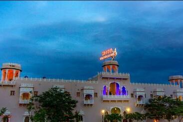 בית מלון כפרי Barsingha Villa By The Urban