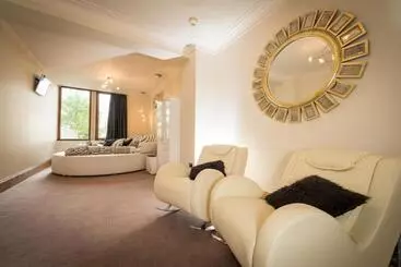 فندق The Saddleworth