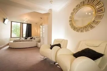 Hotel The Saddleworth