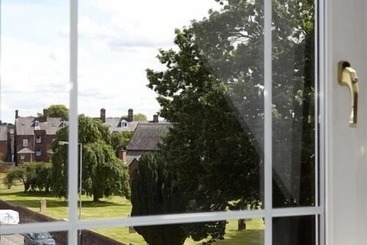 膳宿费 Norcroft Guest House