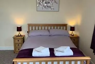 The Village Inn And Kirtle House B&b