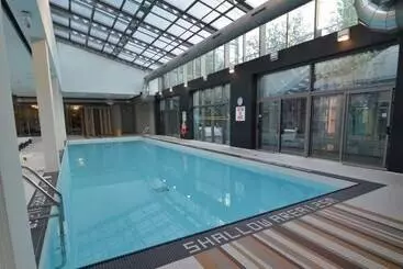 Huoneisto Toronto Escape   The Ruby Pink Suite