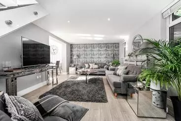 Newmarket Boutique Apartments