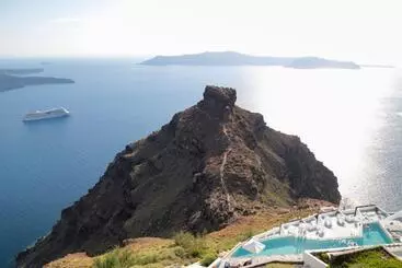 Hotel Katerina S Castle   Caldera Cave