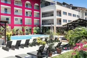 هتل Mercure Cayenne Royal Amazonia