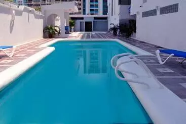 Hotel Axis Inn By Geh Suites