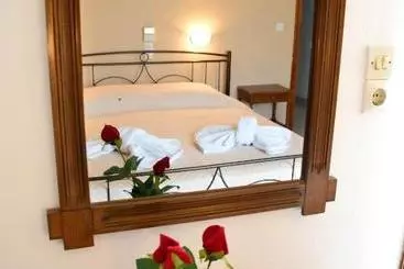 דירות לתיירים Voula Apartments