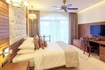 Acron Waterfront Resort