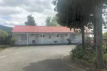 Апартаменты Utuhina Hot Springs Lodge