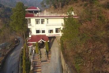 Chail Village Retreat By Kyte Hotels