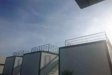 پانسیون District Eight