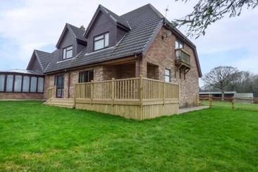 Cabane Cwm Gran Meadows