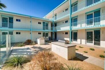 هتل آپارتمان Hollywood Studios In Downtown Phoenix