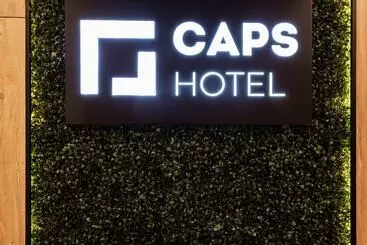 Caps