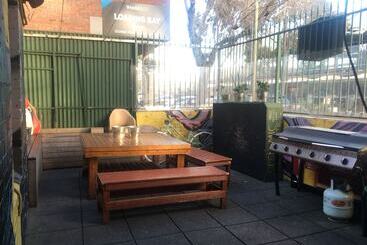 Market Tavern   Hostel And Bar