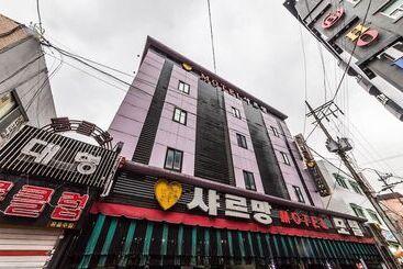 汽车旅馆  Hwagok Charmant