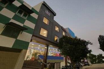 ホテル Treebo Trend Grandfather