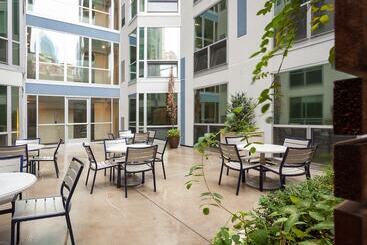 Pelican Fully Furnished Apartments