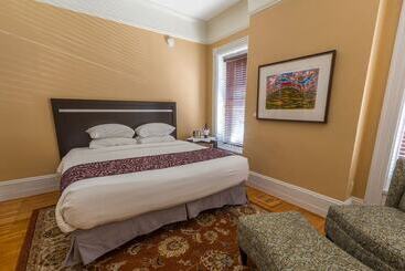 膳宿费 7 On Strath