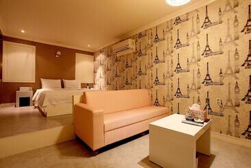 Мотель Guri Film 372