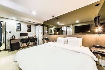 مُتل Hwagok Soseol Smith