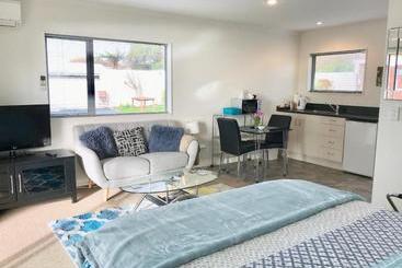 צימר Bluff Ocean Vista Motel