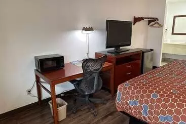 مُتل Desert Sands Inn & Suites