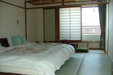 Bed and Breakfast Miyajima Hotel New Kotobuki