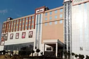 Szálloda Country Inn & Suites By Radisson Meerut