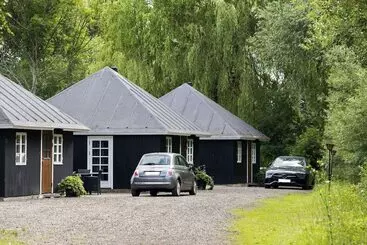 Mökkimajoitus First Camp Bøsøre Strand Feriepark