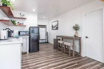 Hotelli The Four Daughters Inn