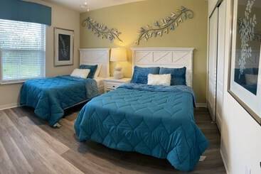 اقامتگاه Beautiful 8 Bedroom Villa Near Disney With Pool