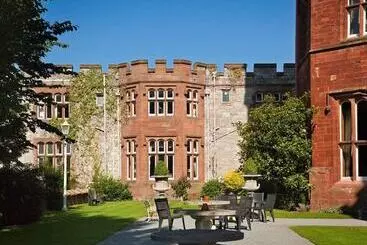 Residenssi Clwyd Gate Manor Pool Sauna Hottub Cave Wales