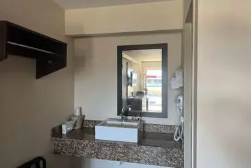 Hotelli Travelodge By Wyndham Holland/toledo