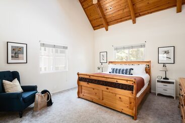 별장 Hartwood By Avantstay Cozy Big Bear Abode W/ Spacious Deck & Stone Fireplace