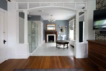 ベッドアンドブレックファースト Chart House Inn