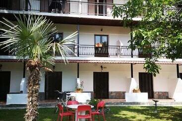 Пансион Achillion B&b