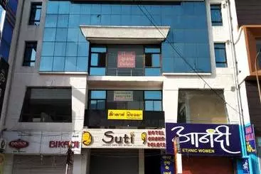 בית מלון כפרי Anand Palace