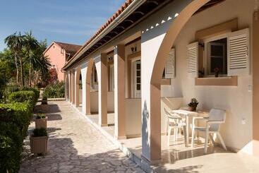 בית מלון כפרי Paradise Village