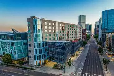 The Art Hotel Denver, Curio Collection By Hilton