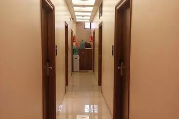 هتل Empire Near International Airport