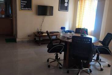 Abuzz Oxfordcaps Shimla   Hostel