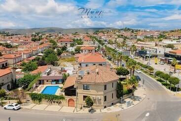 בית מלון כפרי Muup Alacati