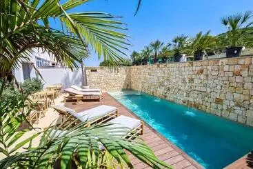 Hotel S´estancia Suites