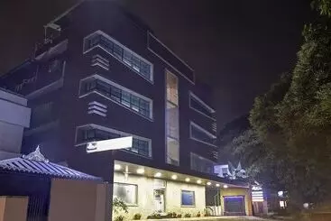 Hotel Treebo Thoduvas Star Plaza Cochin Airport