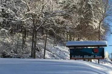 ペンション Little Bluff Inn