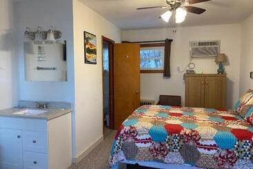 بنسيون Little Bluff Inn