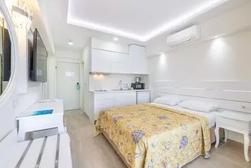 ホテル Princess Kinli Suites