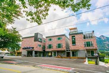 Gongju Donghaksa Moodwa Pension